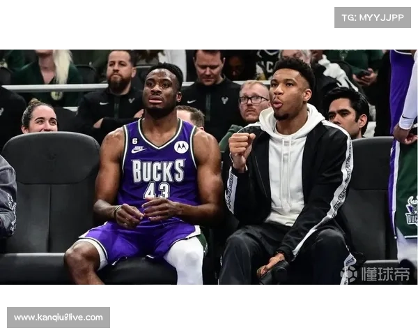 字母哥三兄弟名人赛执教整活，Shams被球队官推玩梗-交易-